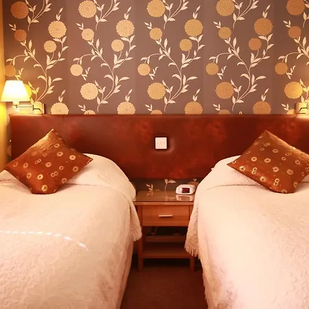 Guest house Brentwood 4*