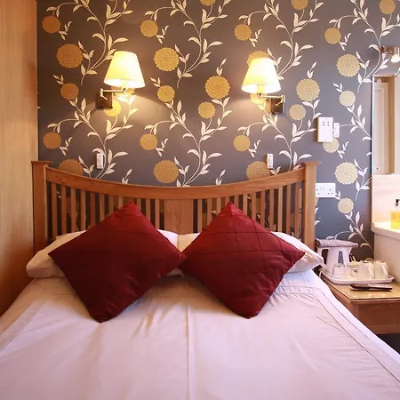 Guest house Brentwood 4*
